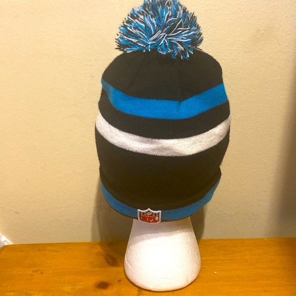 Unisex New Era NFL Licensed Carolina Panthers Beanie w/ Pom Pom - Picture 3 of 11